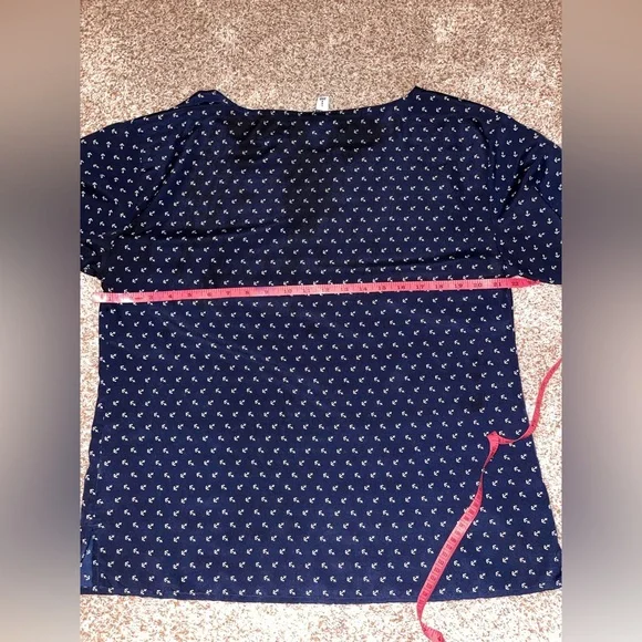 Women’s large Old Navy Blue top w/ small white anchors.3/4 convertible sleeves - Picture 6 of 9